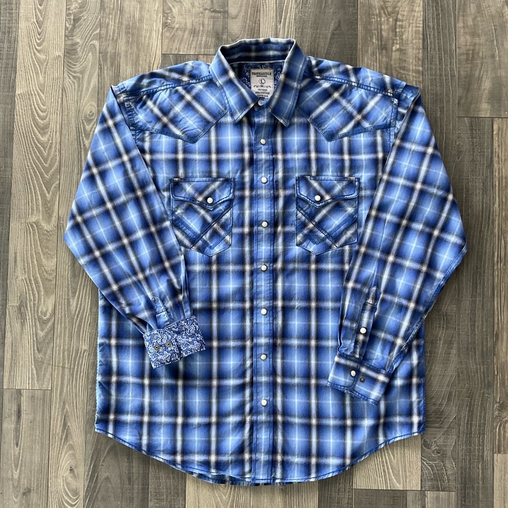 Panhandle Rough Stock Western Shirt
Pearl Snap
Flip Cuff
Men’s Large
Blue
